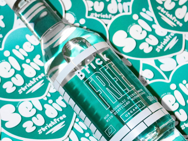 Sei Lieb zu dir mit Brick Free - Non alcoholic Spirit